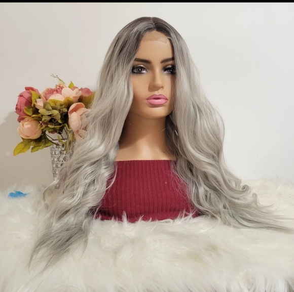 Gray platinum ombre loosewave wig